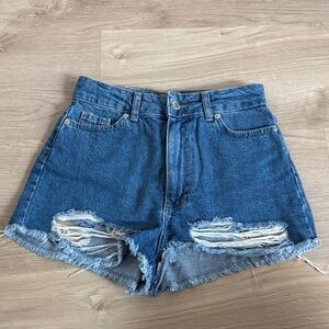 PrettyLittleThing Distressed Denim Shorts